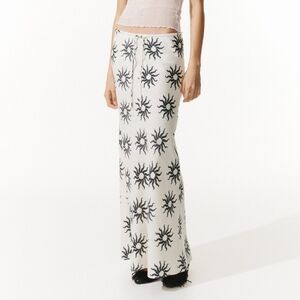 3/$30 EUC H&M M Linen Blend Off White Boho Maxi Skirt with Painted Sun Print